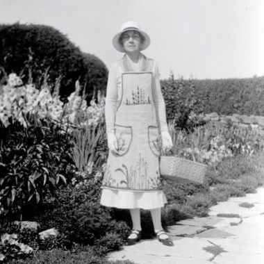 Elsie Reford, Allée royale credit Collection Les Amis des Jardins de Métis